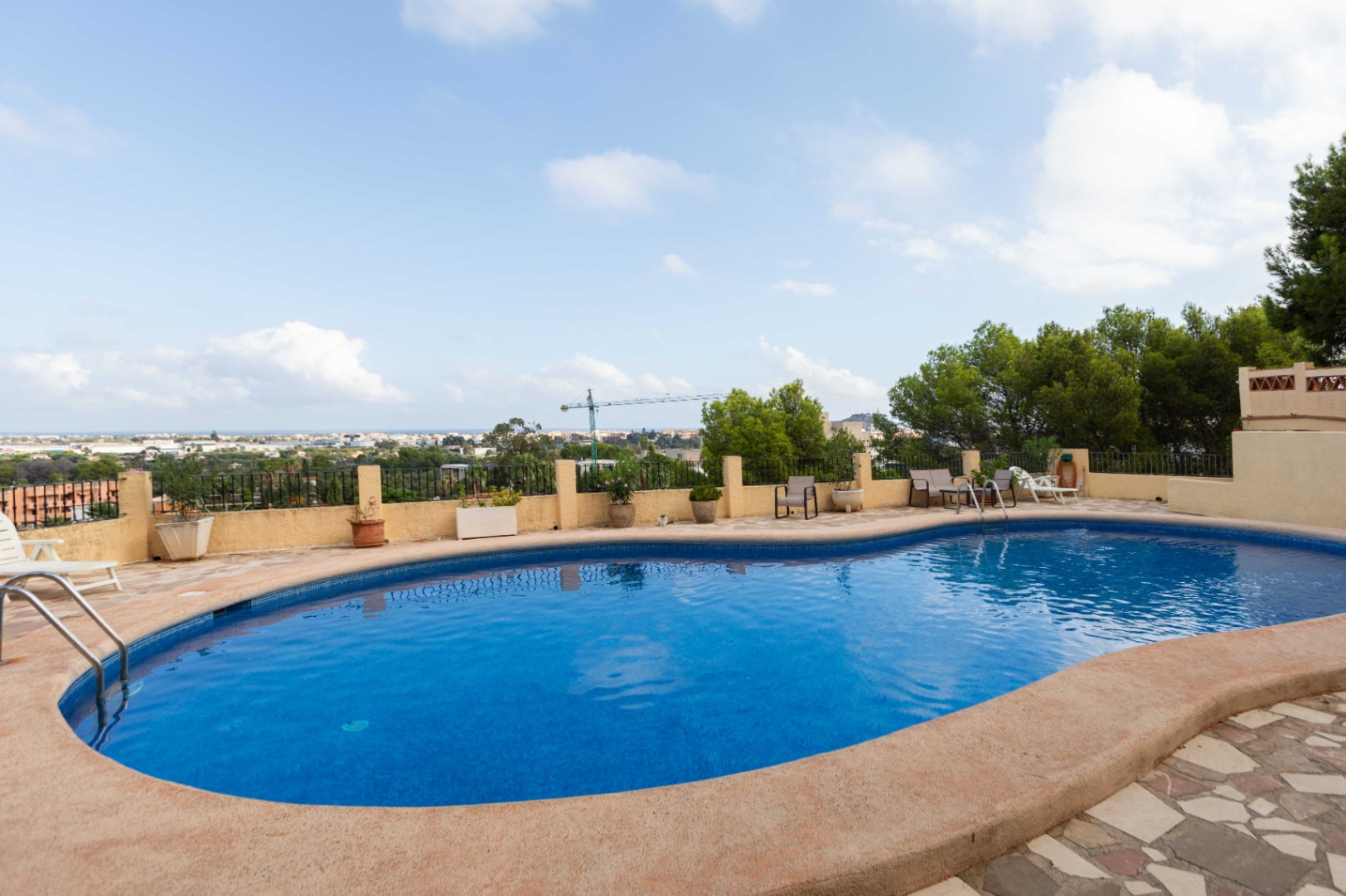 Casa con tres dormitorios en venta en Denia, La Pedrera