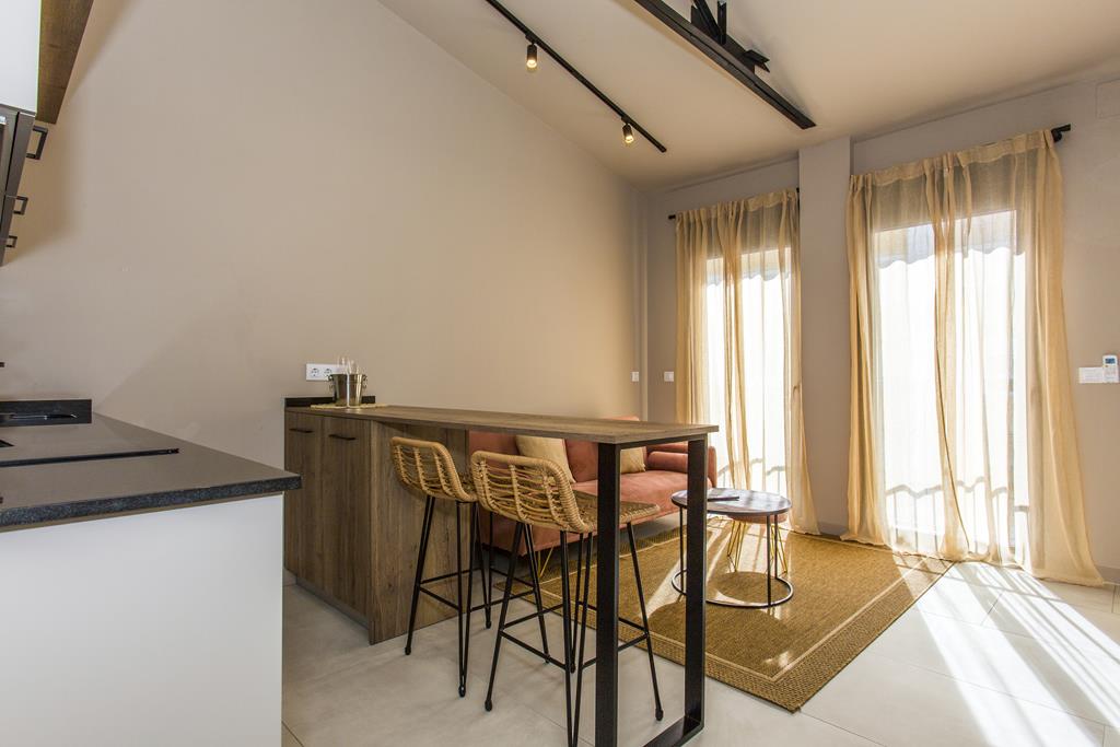 Reforma integral compuesta por cinco apartamentos y con licencia de alquiler turístico, Dénia centro