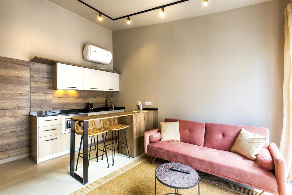 Reforma integral compuesta por cinco apartamentos y con licencia de alquiler turístico, Dénia centro
