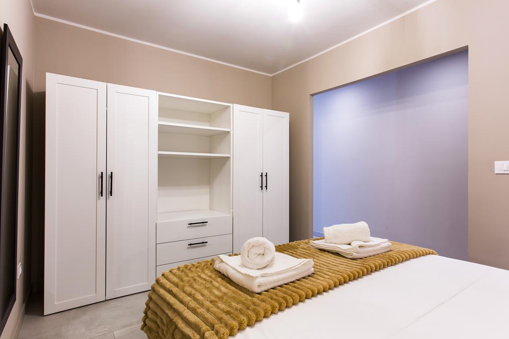 Reforma integral compuesta por cinco apartamentos y con licencia de alquiler turístico, Dénia centro