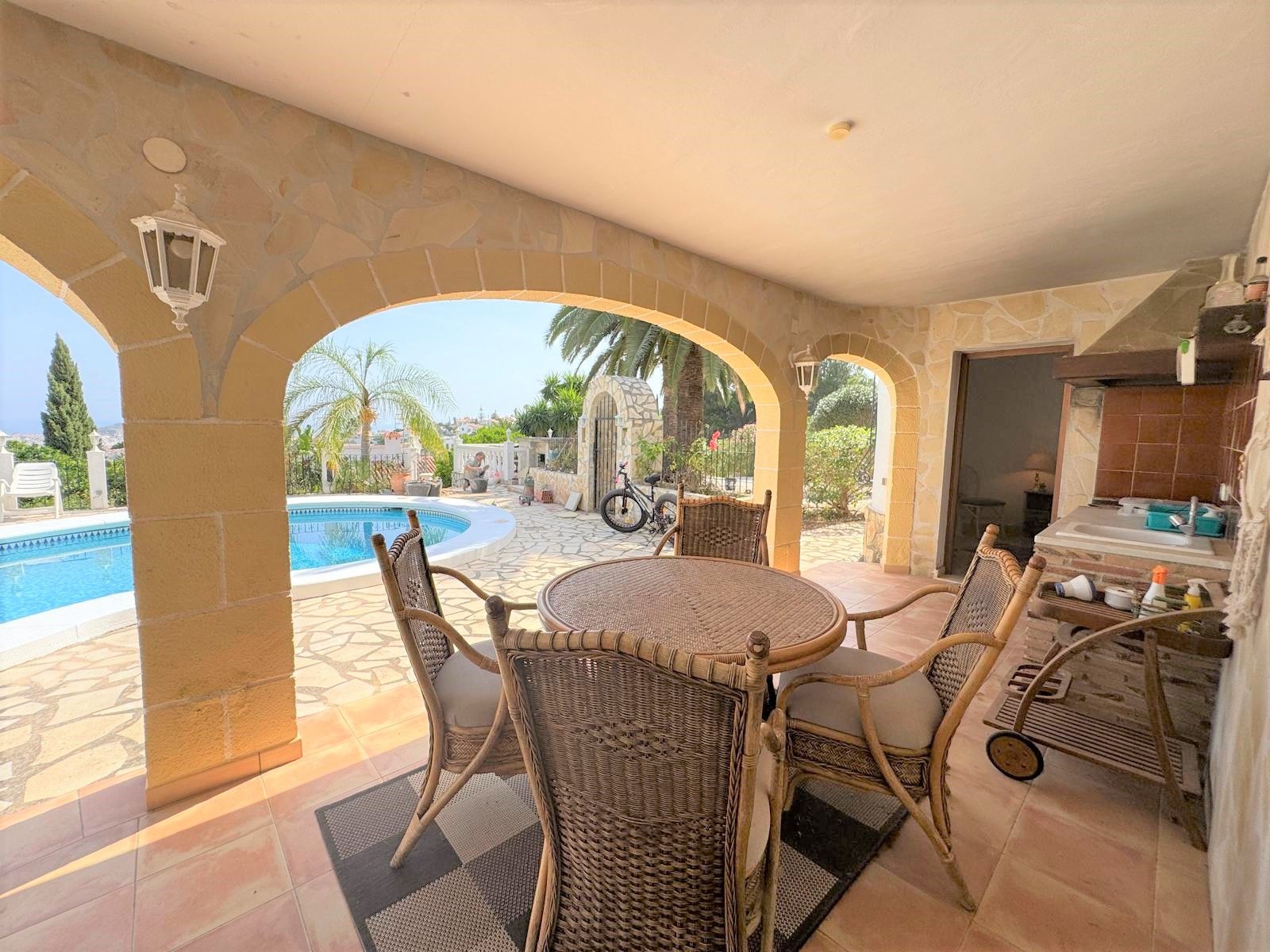 Villa con encanto y vistas al mar. Lista para entrar a vivir
