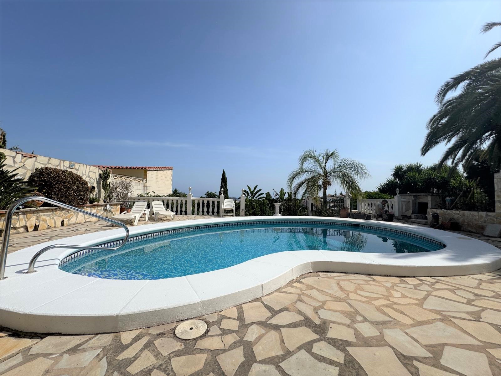 Villa con encanto y vistas al mar. Lista para entrar a vivir