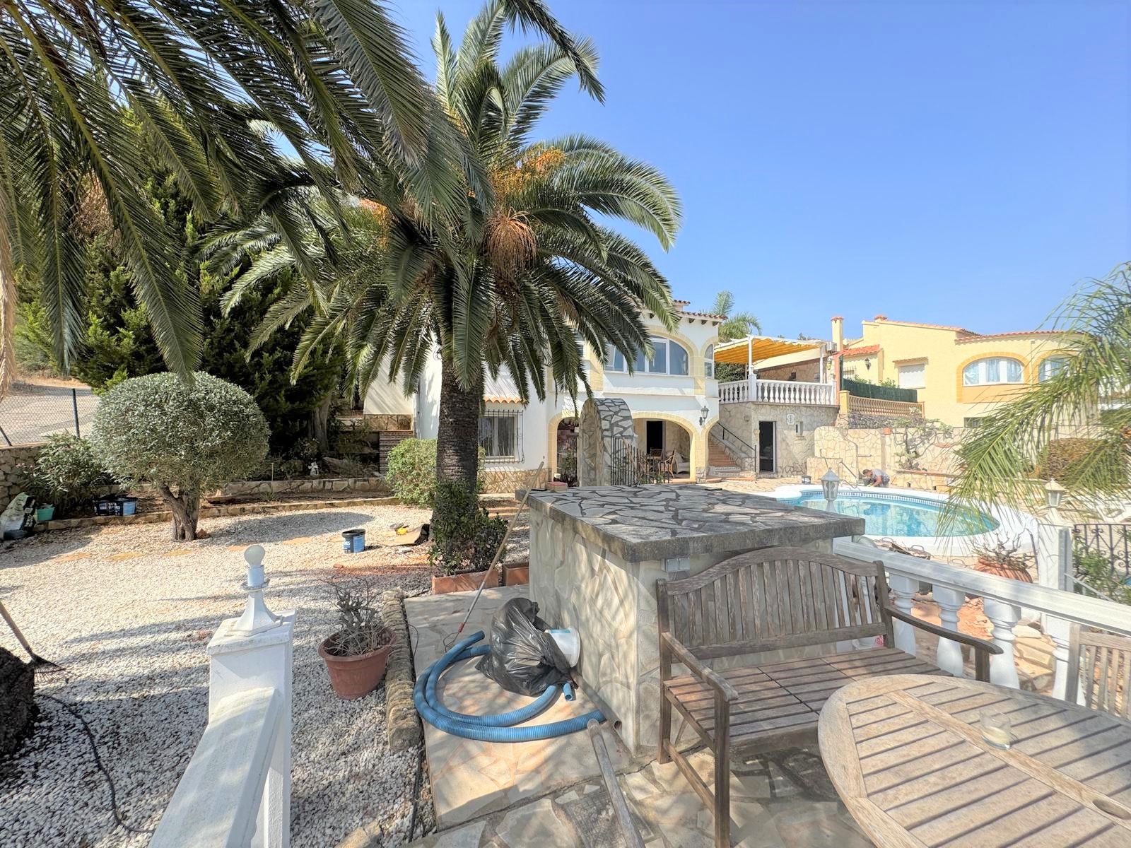 Villa con encanto y vistas al mar. Lista para entrar a vivir