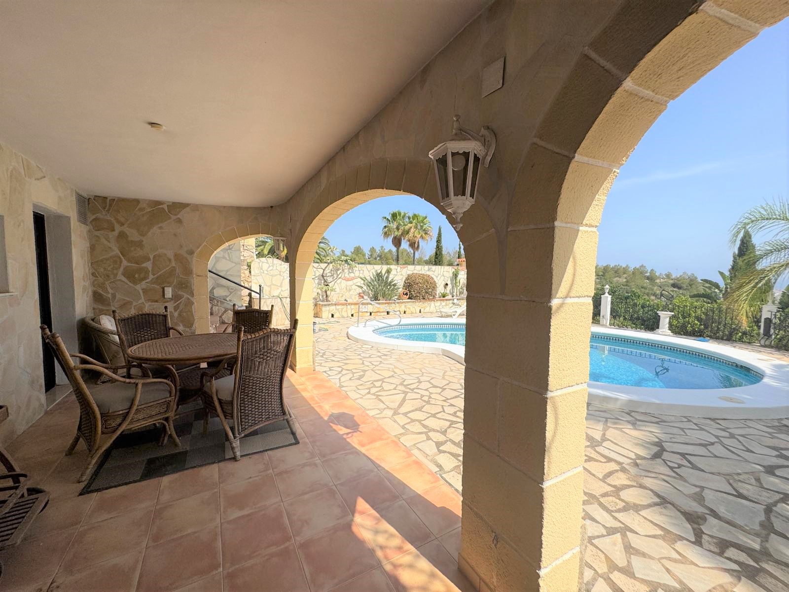 Villa con encanto y vistas al mar. Lista para entrar a vivir