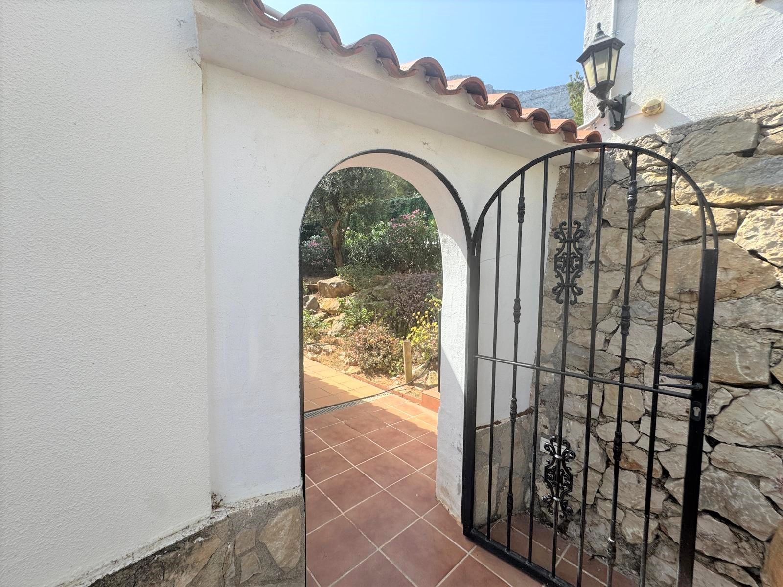 Villa con encanto y vistas al mar. Lista para entrar a vivir